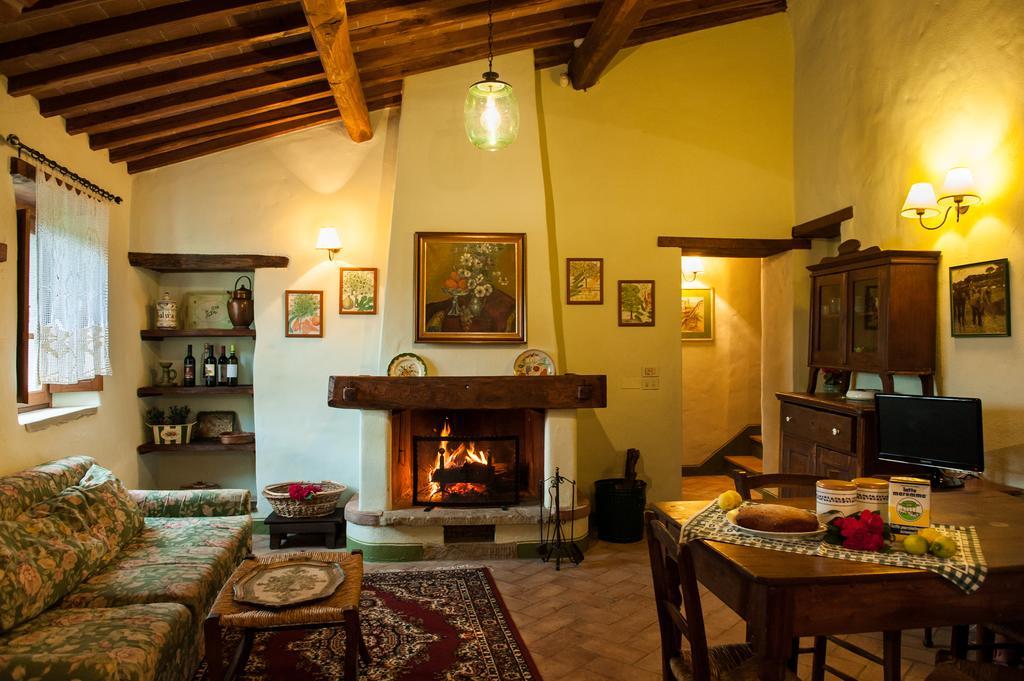 Villa Agriturismo Azienda Agricola Il Pozzo Capolona Zimmer foto